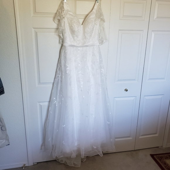 New wedding dress sz 16 - Picture 9 of 9